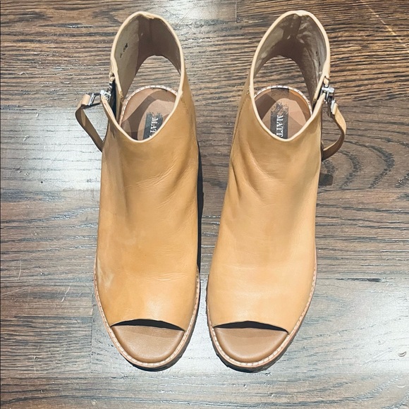 Matt Bernson sandals, size 6.5. - Picture 4 of 7